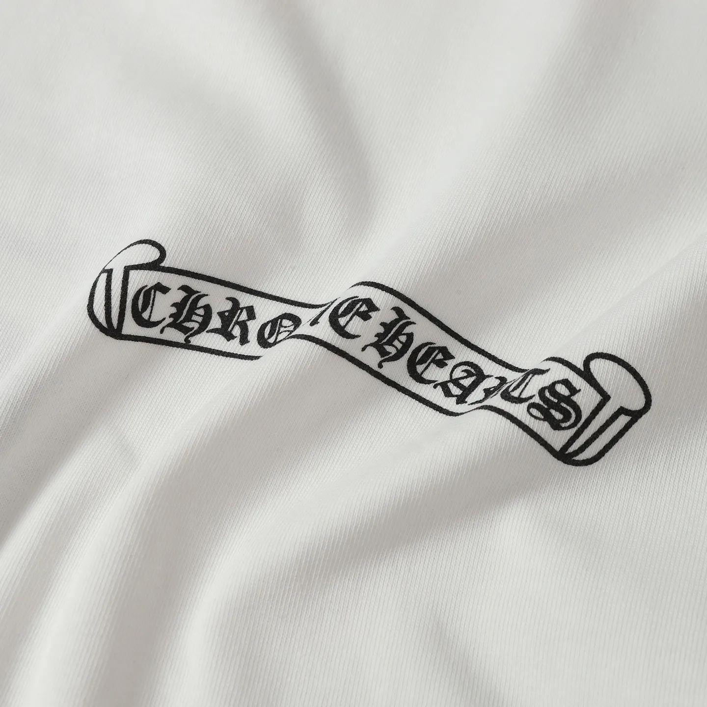 🅿️170 Chrome hearte/Chrome heart ch 25ss early spring new Sanskrit logo short-sleeved T-shirt. A must-have item for daily commuting for men and women in light luxury. The correct version is welcome to compare. Detailed features: ·280 grams of 100% pure cotton double yarn jersey fabric. ·Custom-dyed special thickening in the same vat. 32 count double-strand 1x1 thread. Size: XS-L